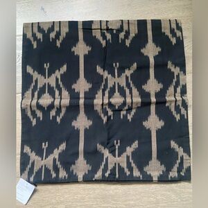 Pottery barn pillow cover 20 x 20. New with tag.